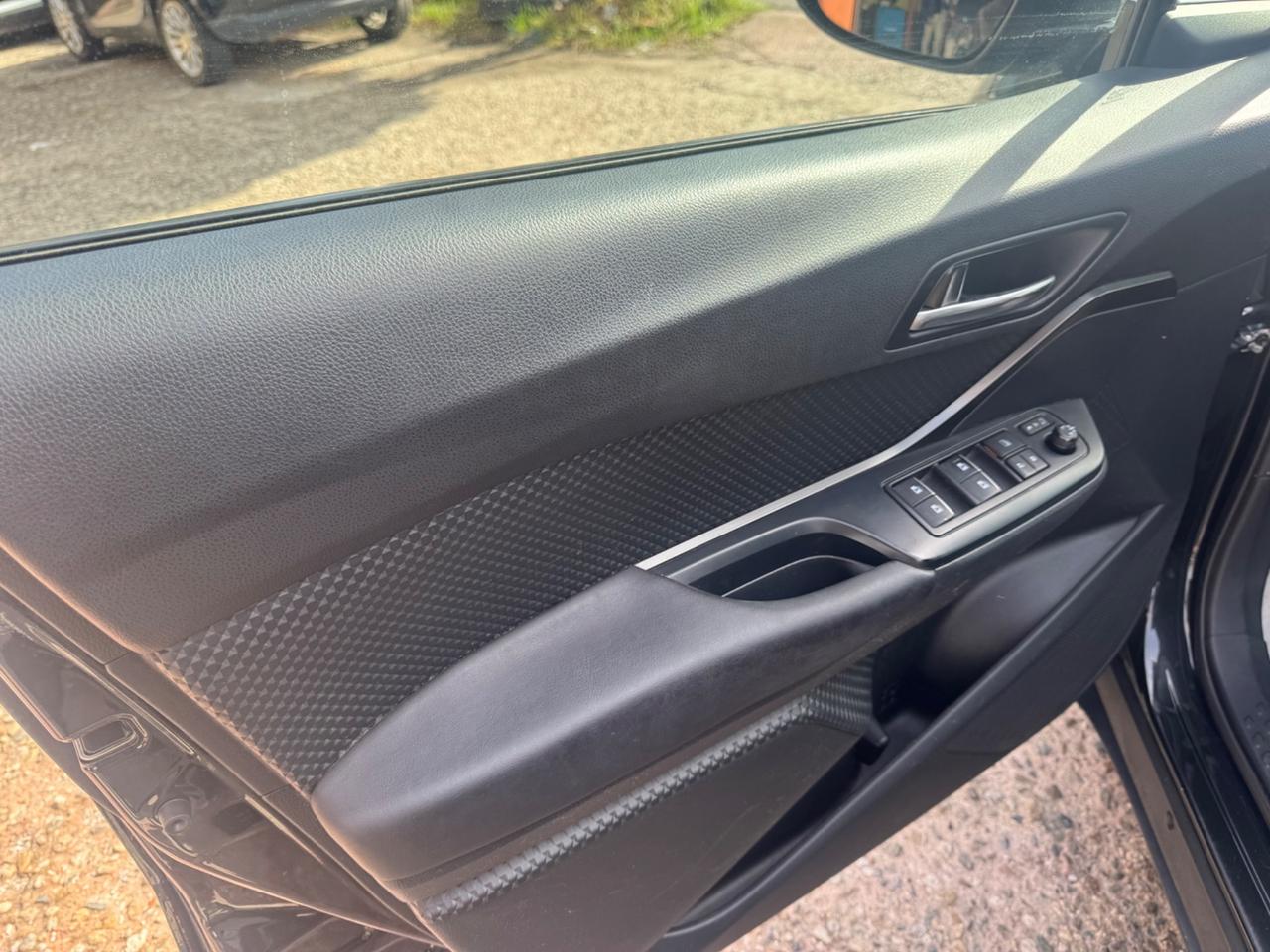 Toyota C-HR 1.8 Hybrid E-CVT Lounge