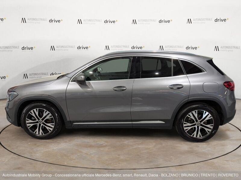 Mercedes-Benz GLA 180 D SPORT AUTOMATIC ''NEOPATENTATI''