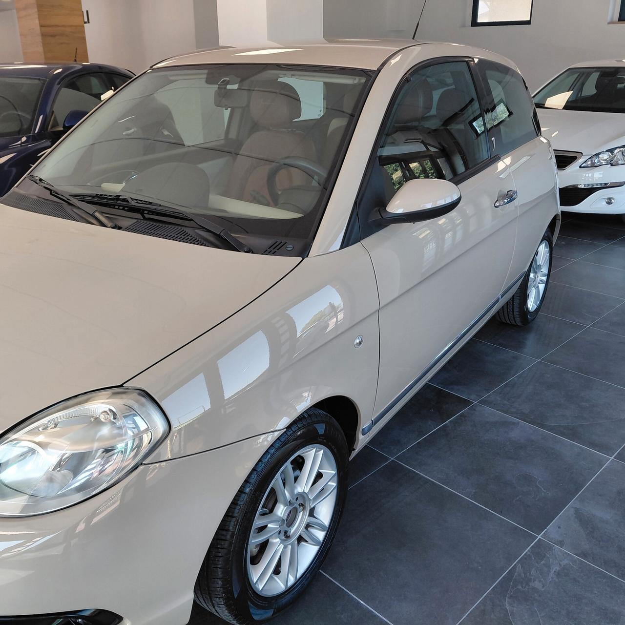 LANCIA YPSILON ANNO 2007 DS 1.3 MULTIJET ADATTA NEOPATENTATI KM 220 MILA