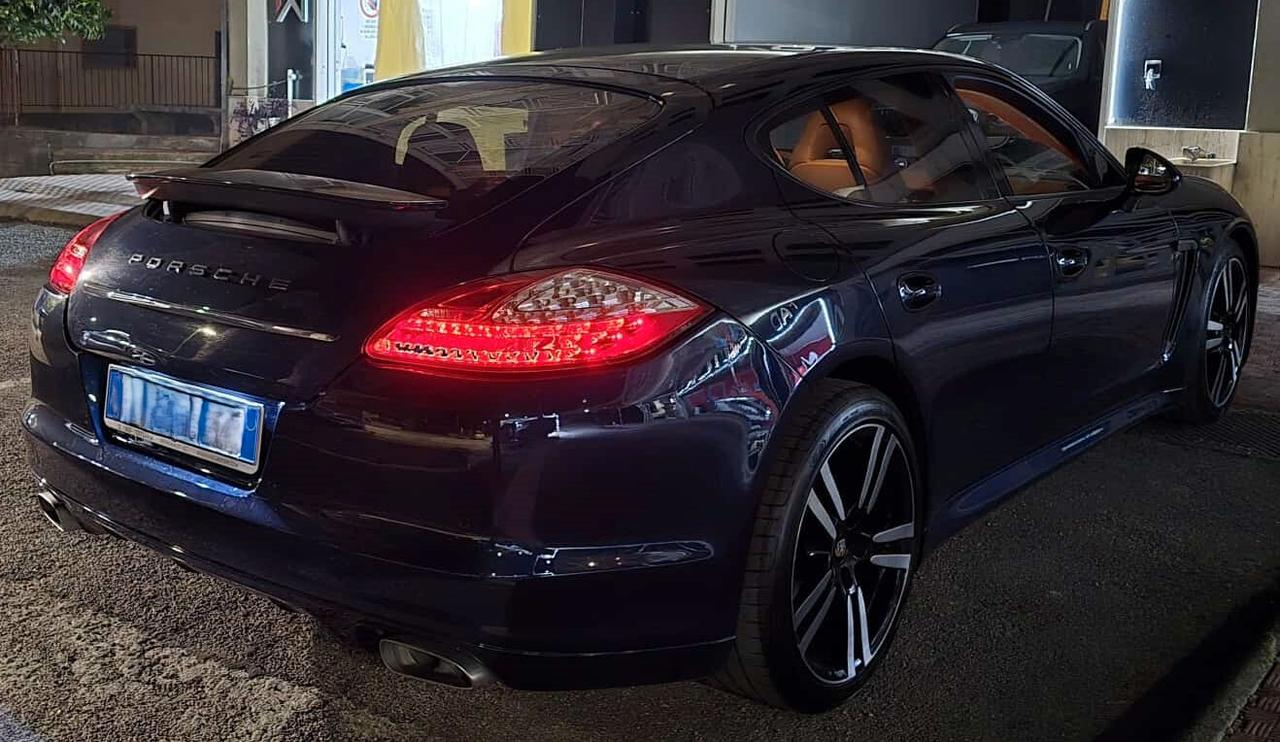 Porsche Panamera 3.0 250Cv
