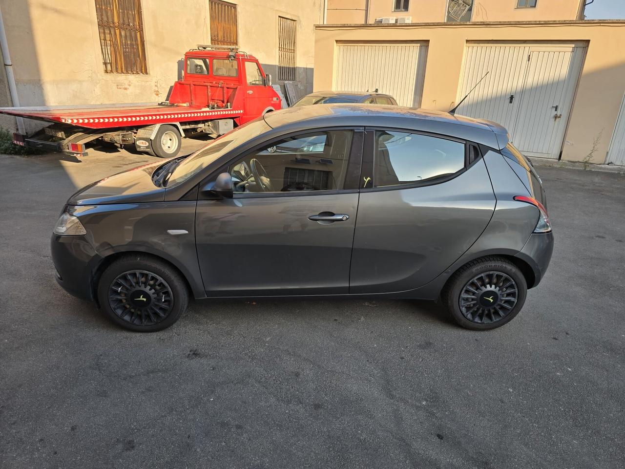Lancia Ypsilon 1.2 69 CV 5 porte S&S Platinum
