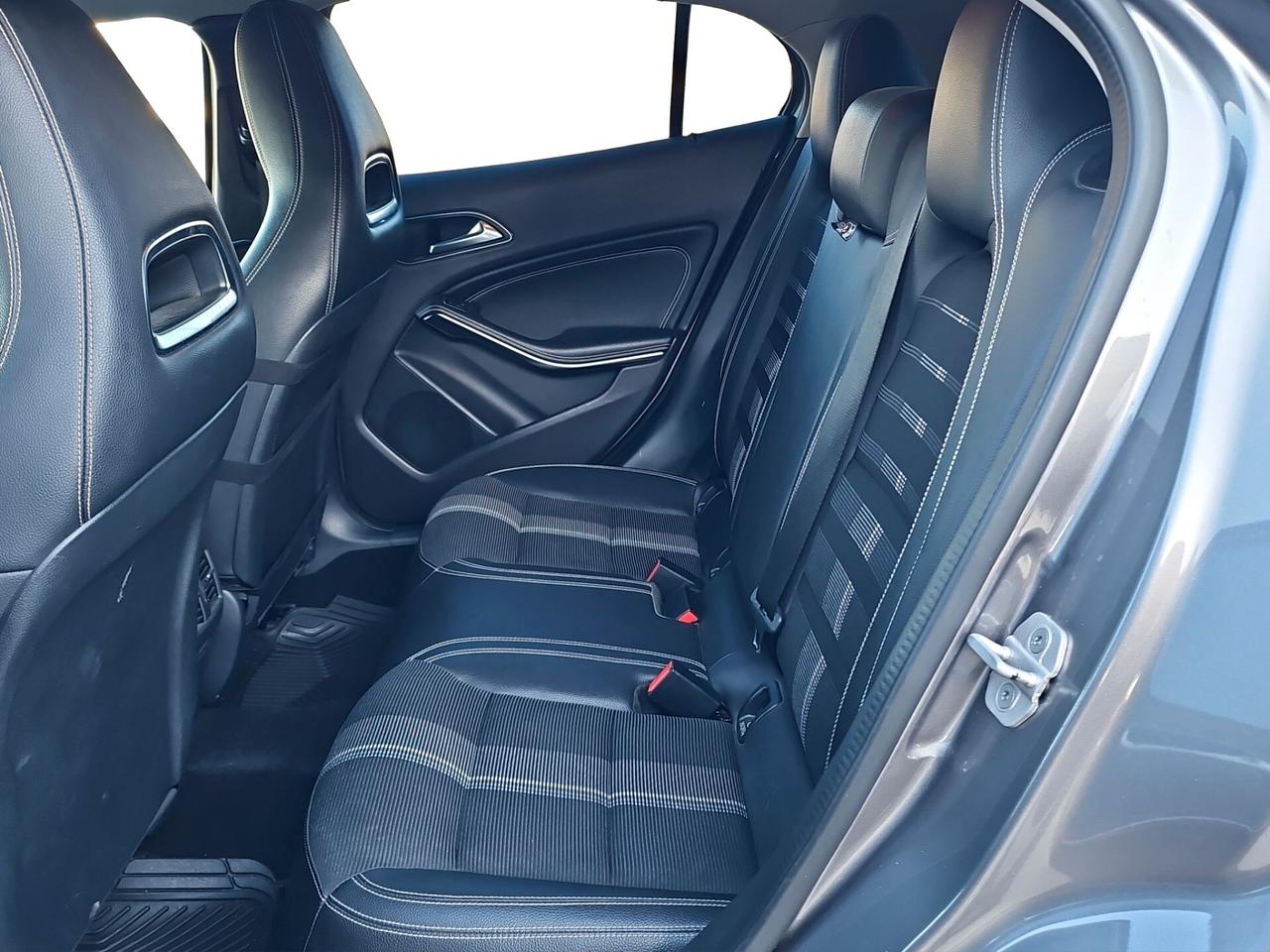 Mercedes-benz GLA 200 d Premium