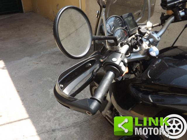 BMW R 1200 R anno 2008 con valigie laterali BMW originali