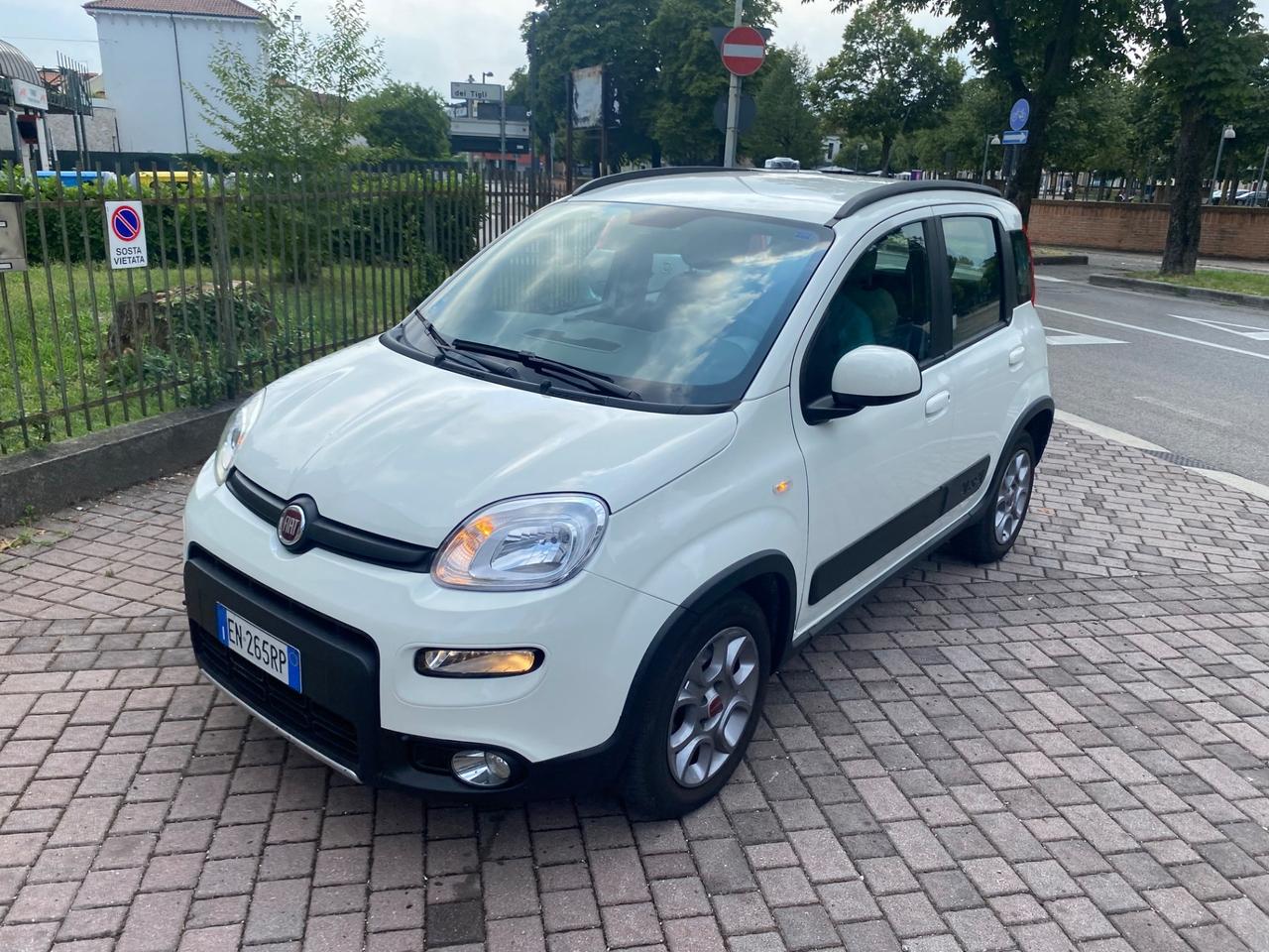 Fiat Panda 1.3 MJT 16V DPF 4x4 Climbing