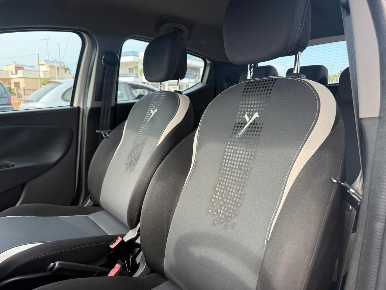 Lancia Ypsilon 1.2 69 CV 5 porte GPL Ecochic Gold