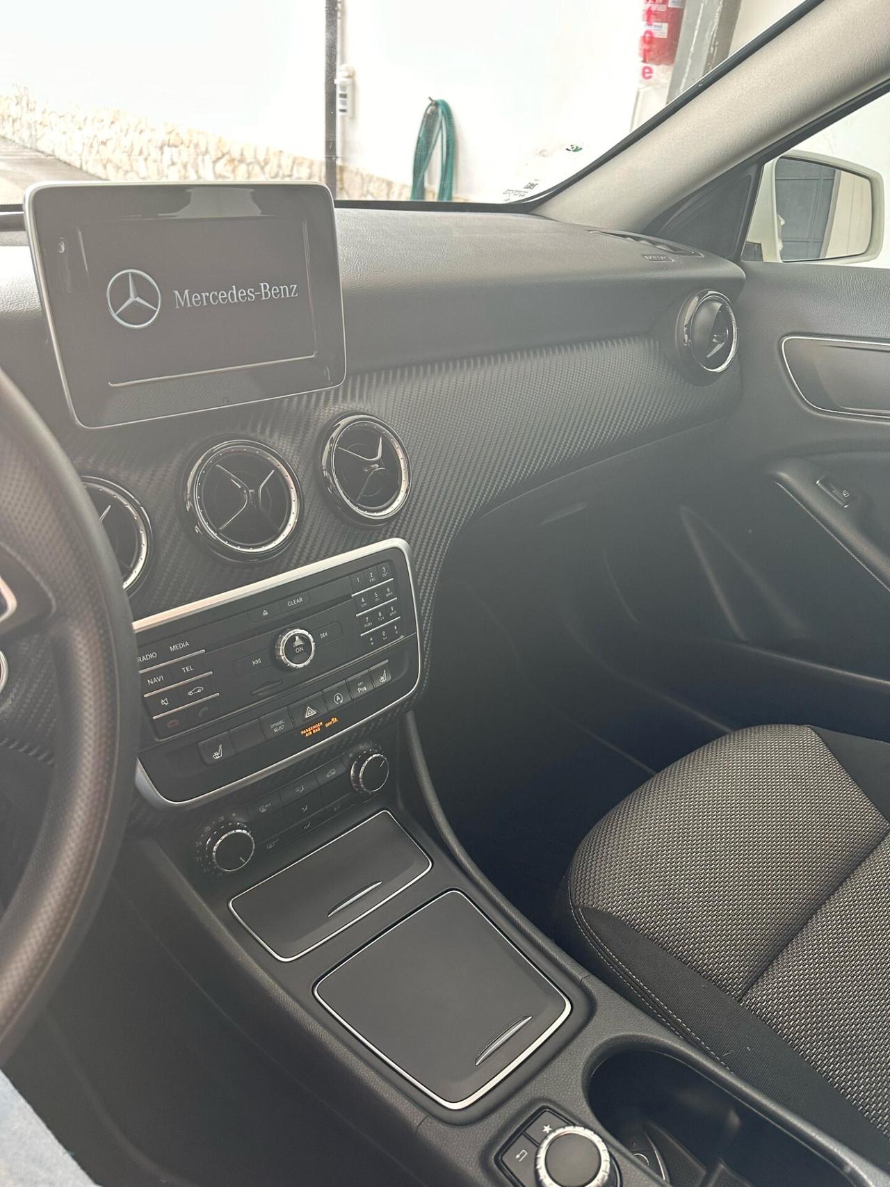 Mercedes-benz GLA 200 GLA 200 d Automatic Business