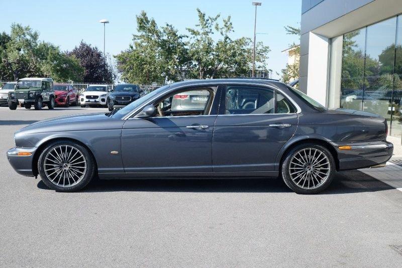 Jaguar XJ 2.7 D V6 cat Executive
