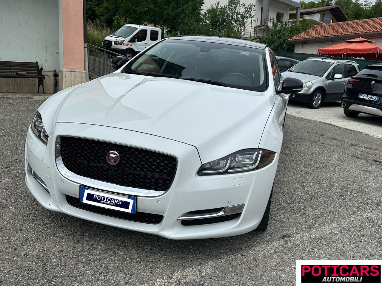 Jaguar XJ 3.0 V6 S/C 340 CV AWD R-Sport