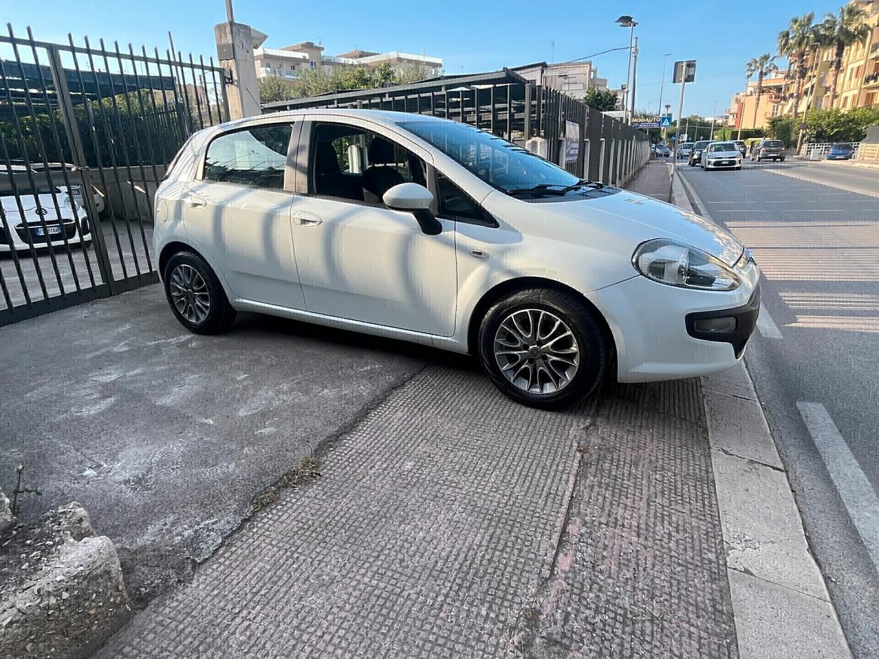 Fiat Punto 1.3 Mjt 75 CV Neopatentati UsatoSicuro