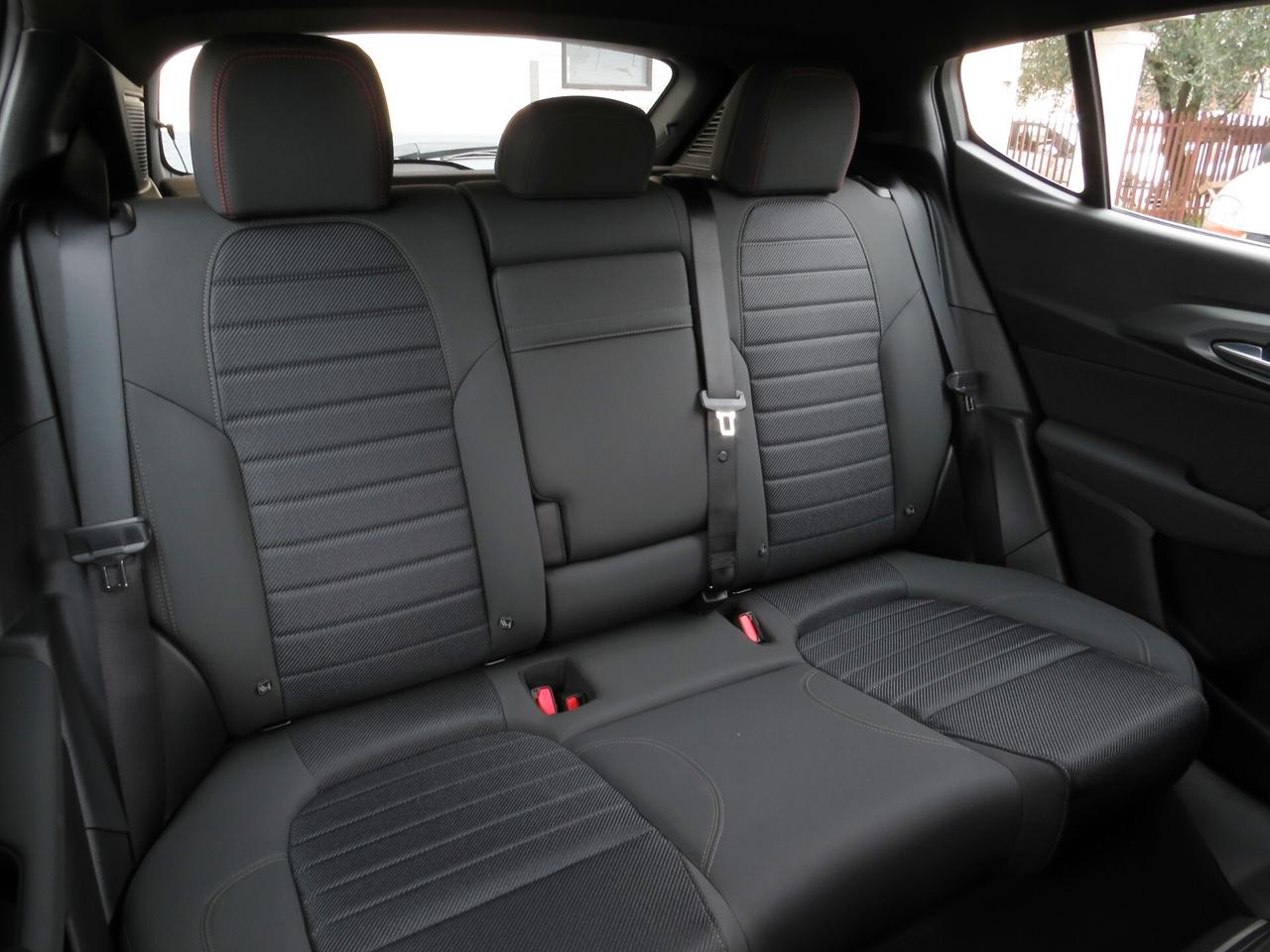 Alfa Romeo Tonale 1.5h tct7 Sprint. solo 3.400km! full led/full adas