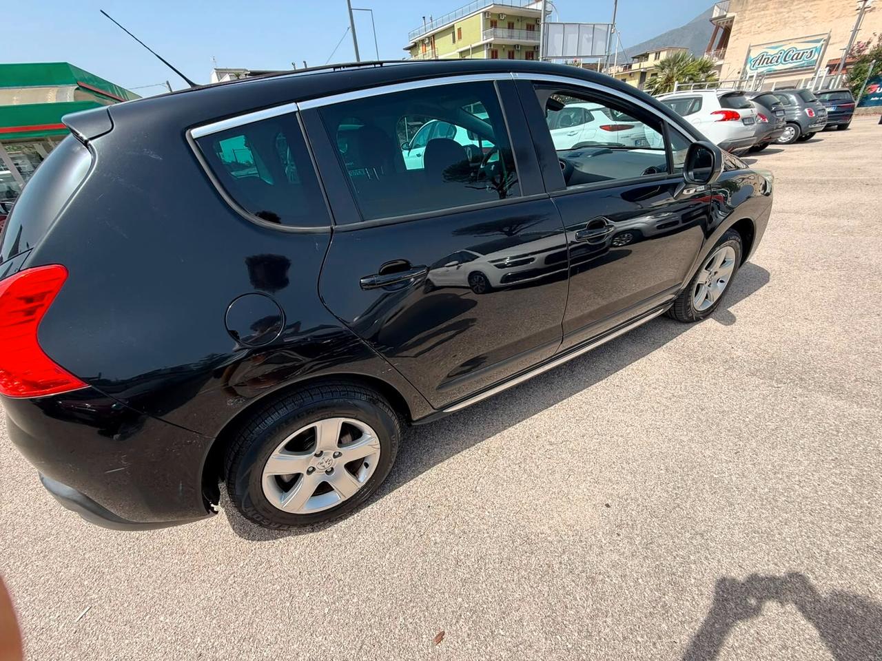 Peugeot 3008 1.6 e-HDi 115CV cambio robotizzato S.&S. Business