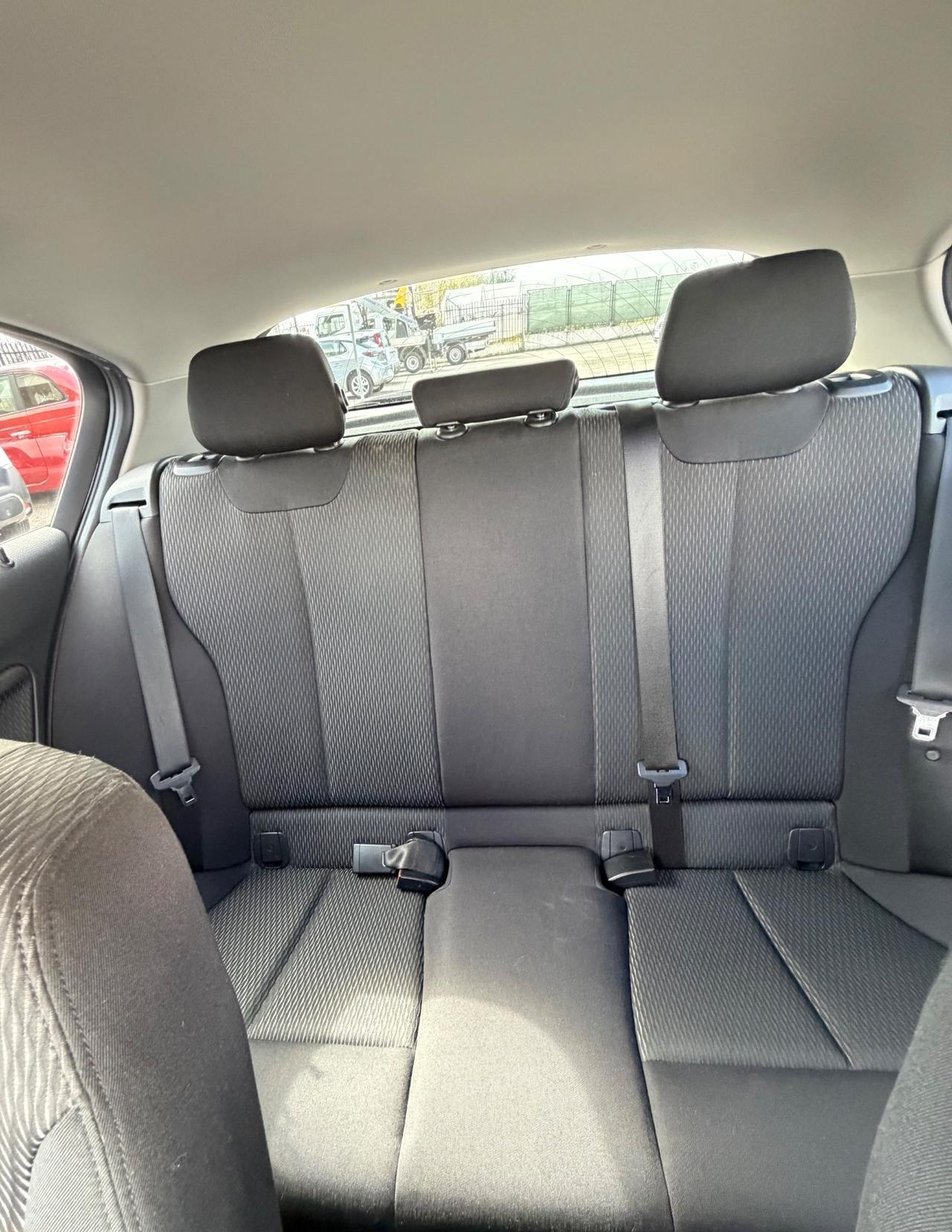 Bmw 116 116d 5p. Business