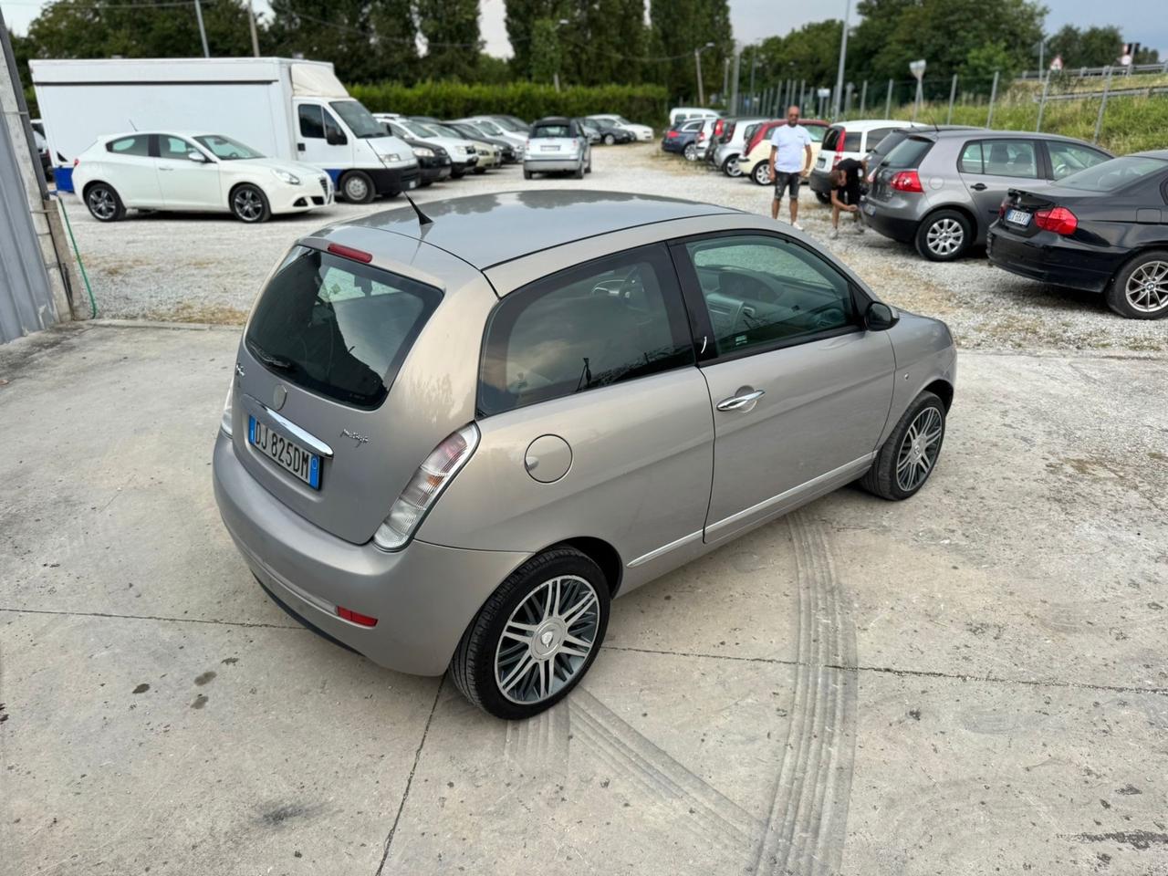 Lancia Ypsilon 1.3 MJT 90 CV Oro Giallo