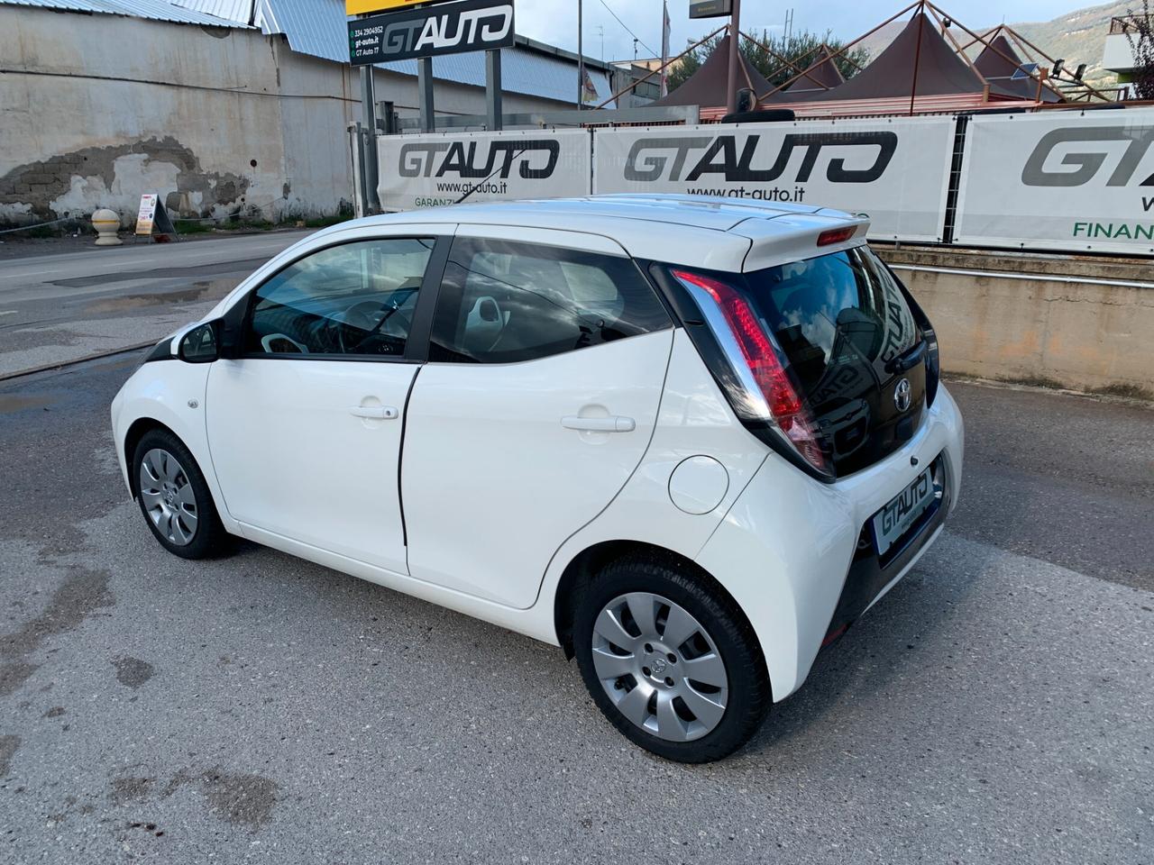 Toyota Aygo 1.0B 69 CV 5P X-PLAY