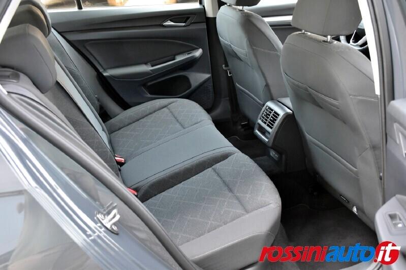 VOLKSWAGEN GOLF 8 1.0 ETSI 110 CV DSG LIFE + R17 VENTURA BI-COLOR