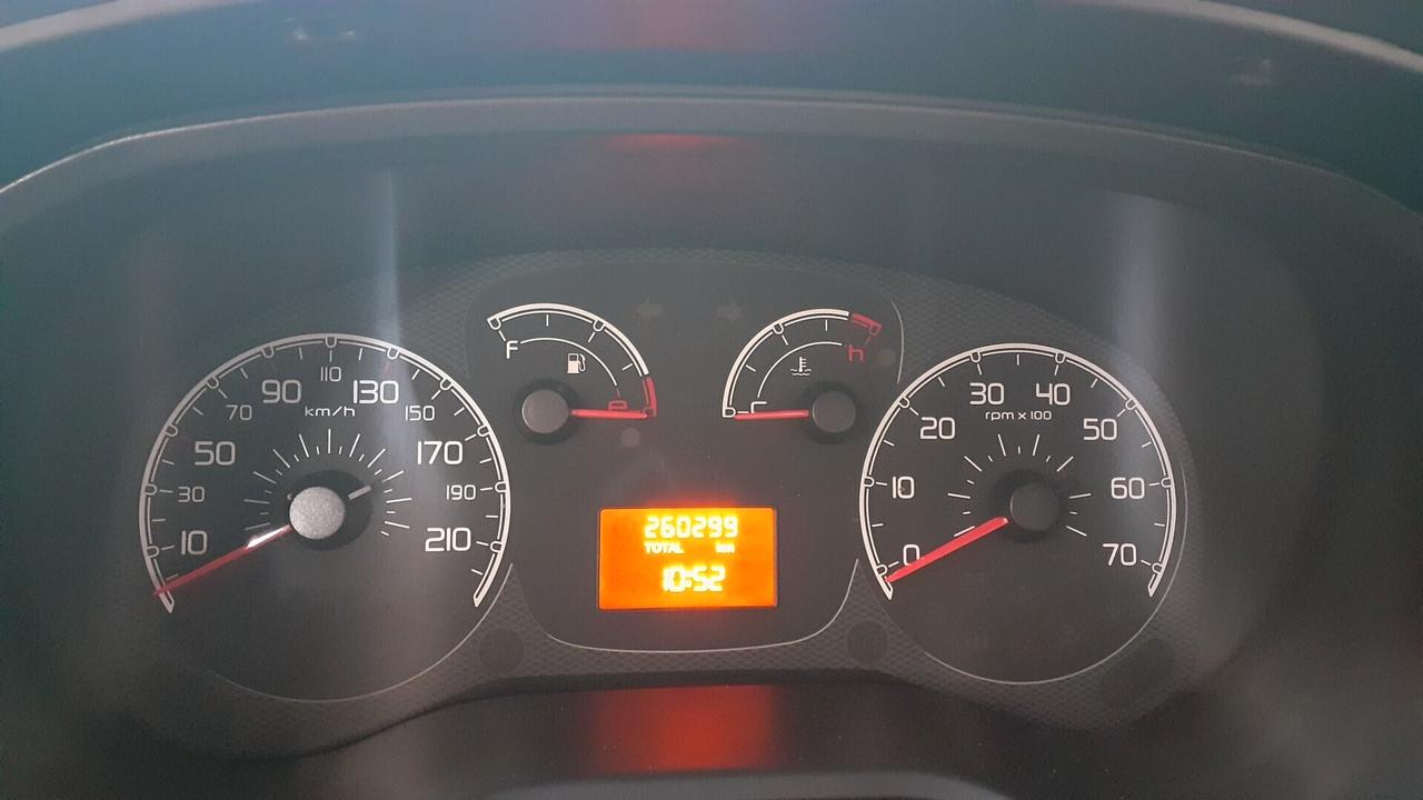 Doblò trasporto disabili Multijet pedana elettrica