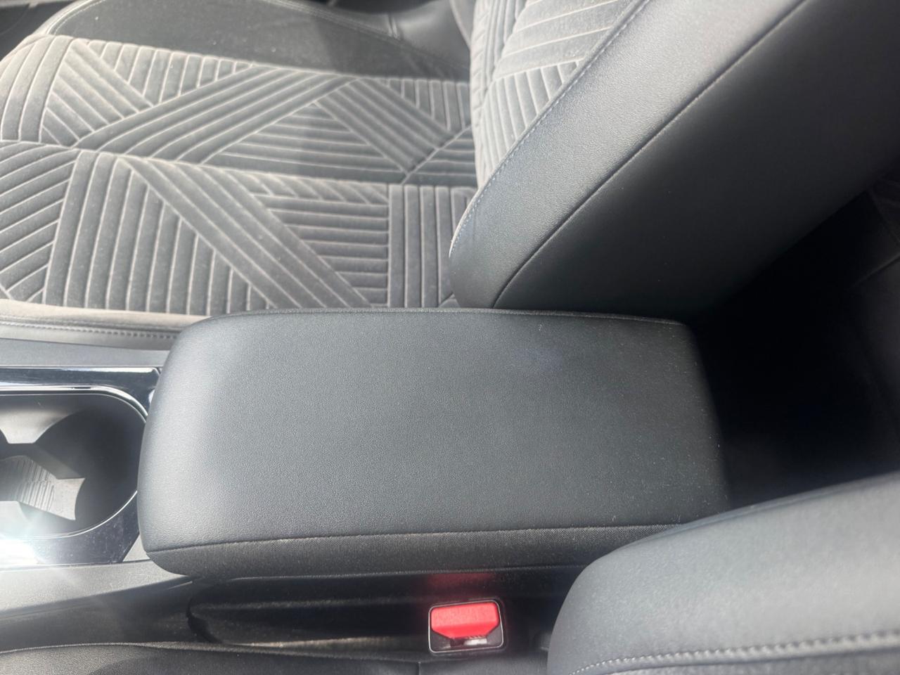 Lancia Ypsilon Hybrid e-DCT Edizione Cassina