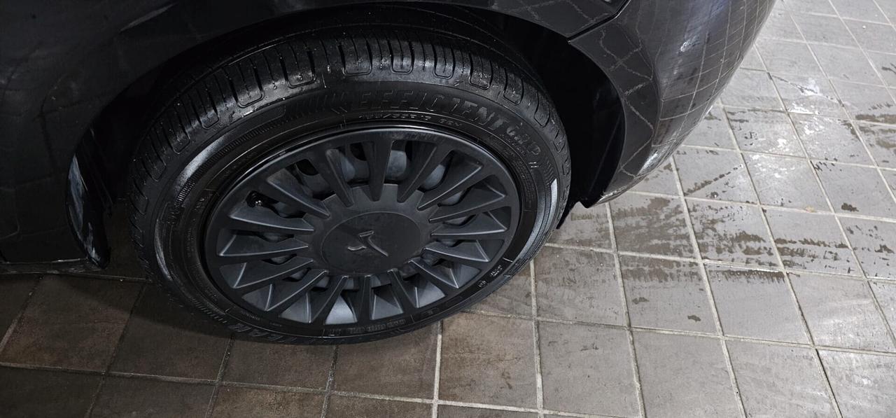 NUOVA LANCIA YPSILON GOLD MY24 1.0 HYBRID 71CV BENZ/ELETTRICA