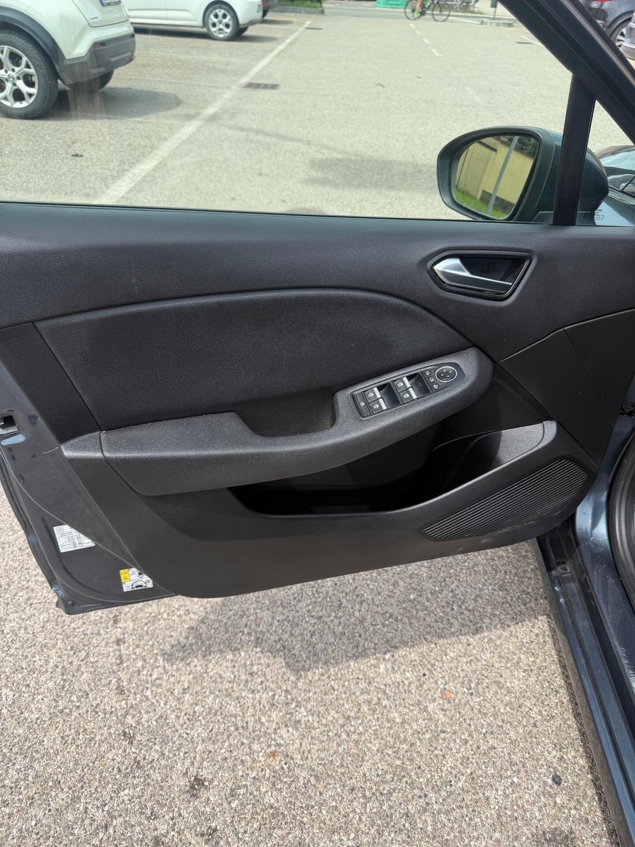 Renault Clio 1.5 dci - NAV. - NEOPATENTATI - 12 MESI DI GARANZIA -