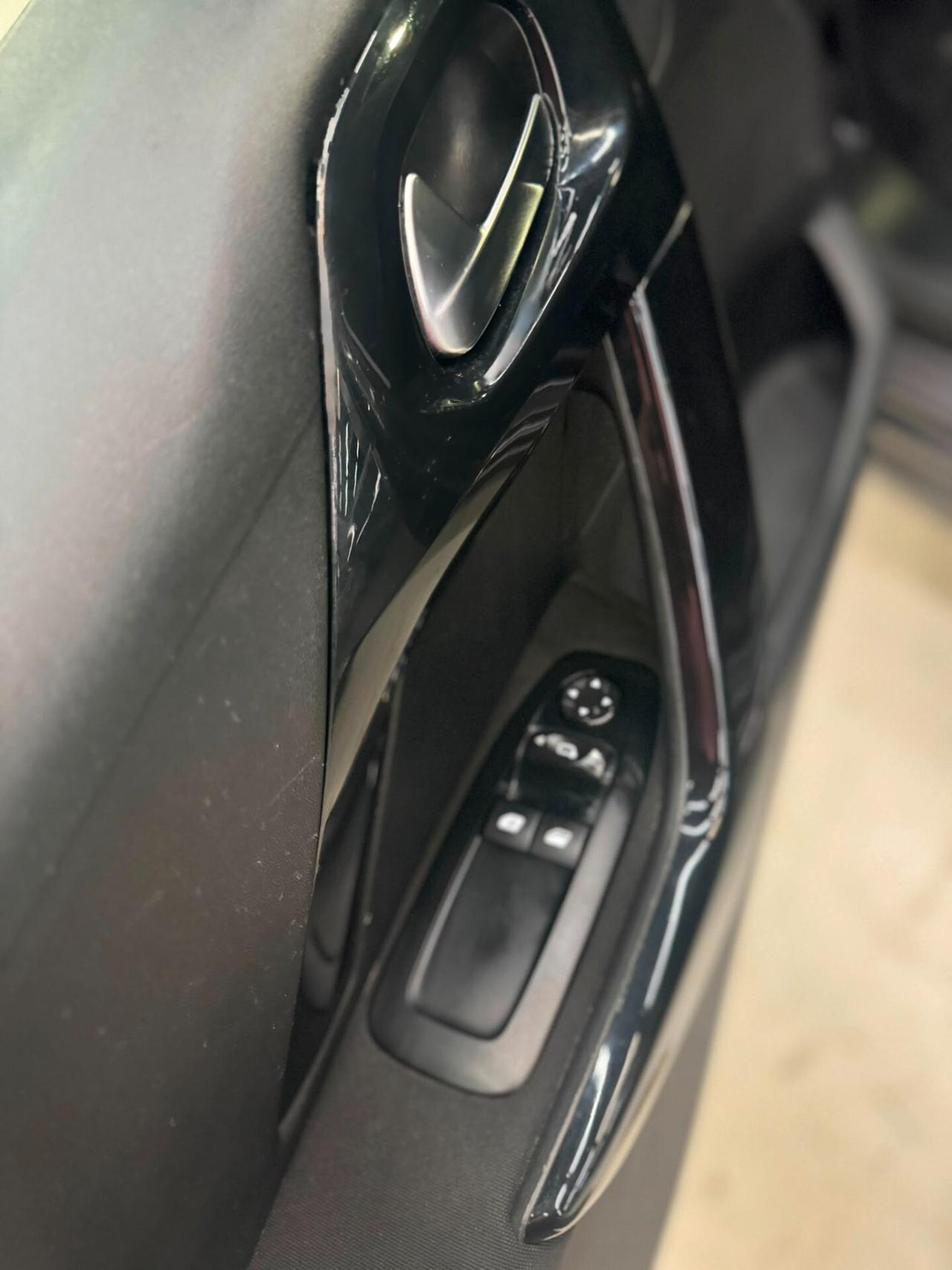 Peugeot 208 PureTech 82 5 porte Allure