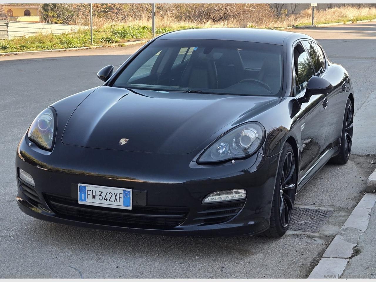PORSCHE Panamera 3.0 Diesel Platinum Edition ALL BLACK