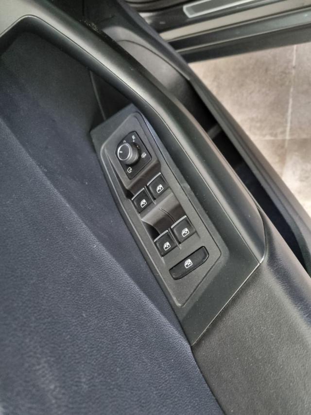 VOLKSWAGEN T-Roc 1.5 TSI ACT Style BlueMotion Technology R-LINE