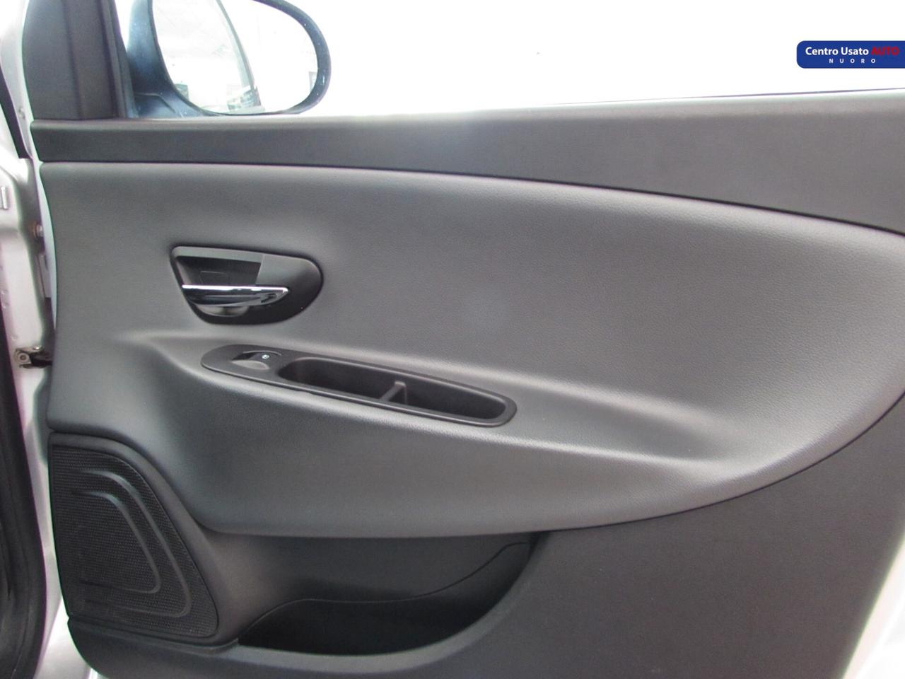 Lancia Ypsilon 1.2 69 CV Diva