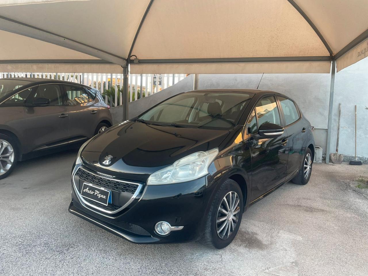 Peugeot 208 1.4 HDi 68 CV 5 porte Allure
