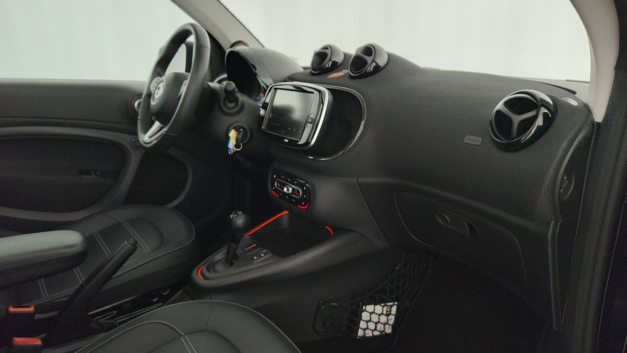 SMART Fortwo Cabrio eq suitered 4,6kW