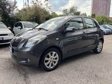 Toyota Yaris 1.3 5 porte Navi OK Neopatentati