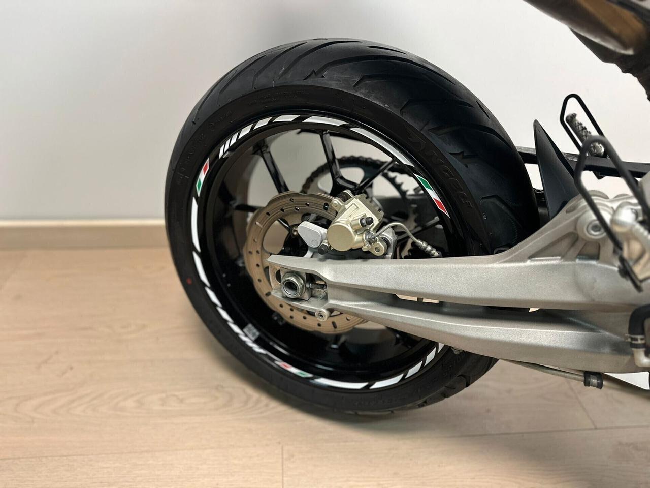 APRILIA DORSODURO 750 FACTORY 2011 DA 99€ AL MESE