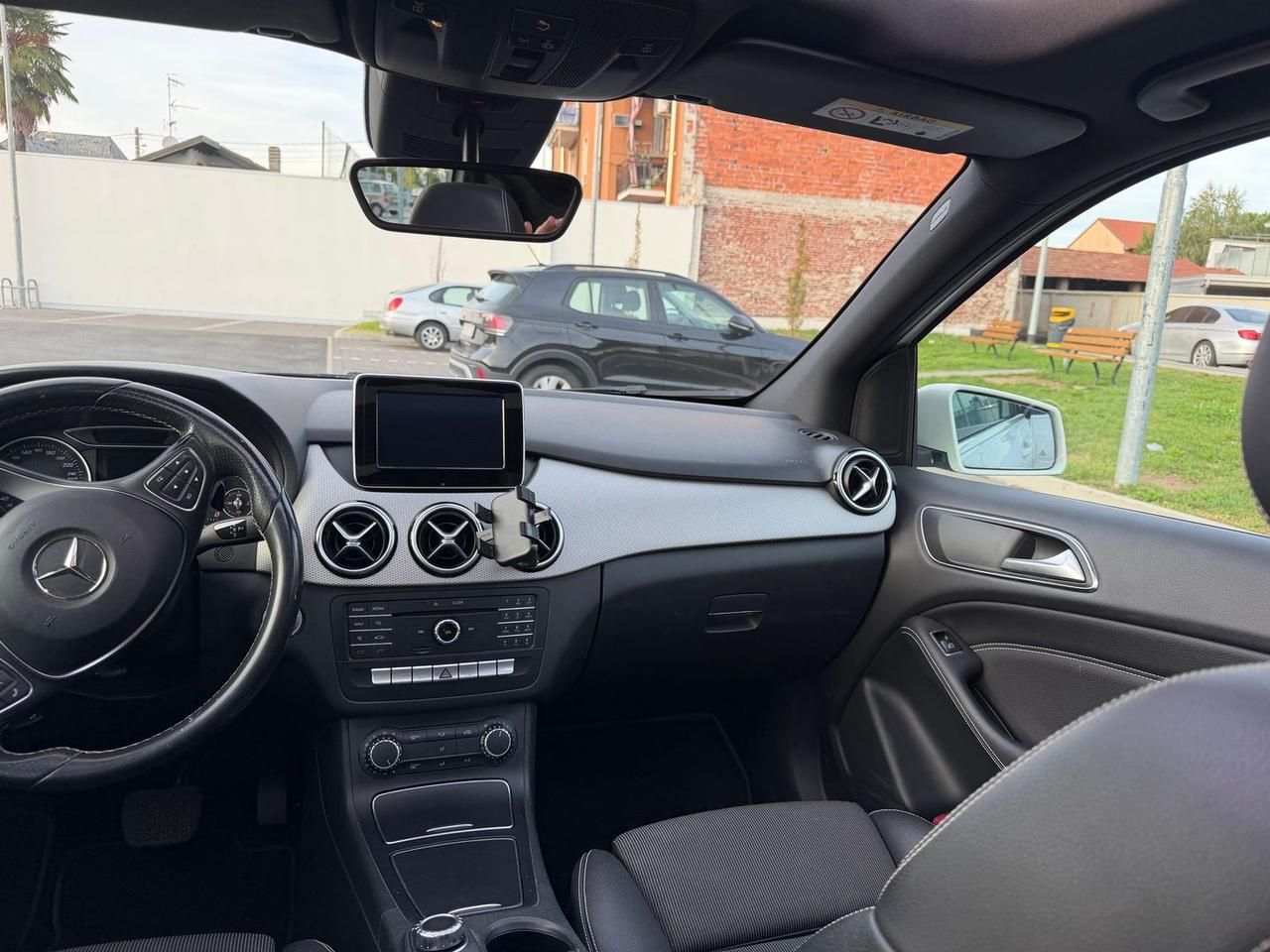 Mercedes-Benz 200 D Sport next #50363