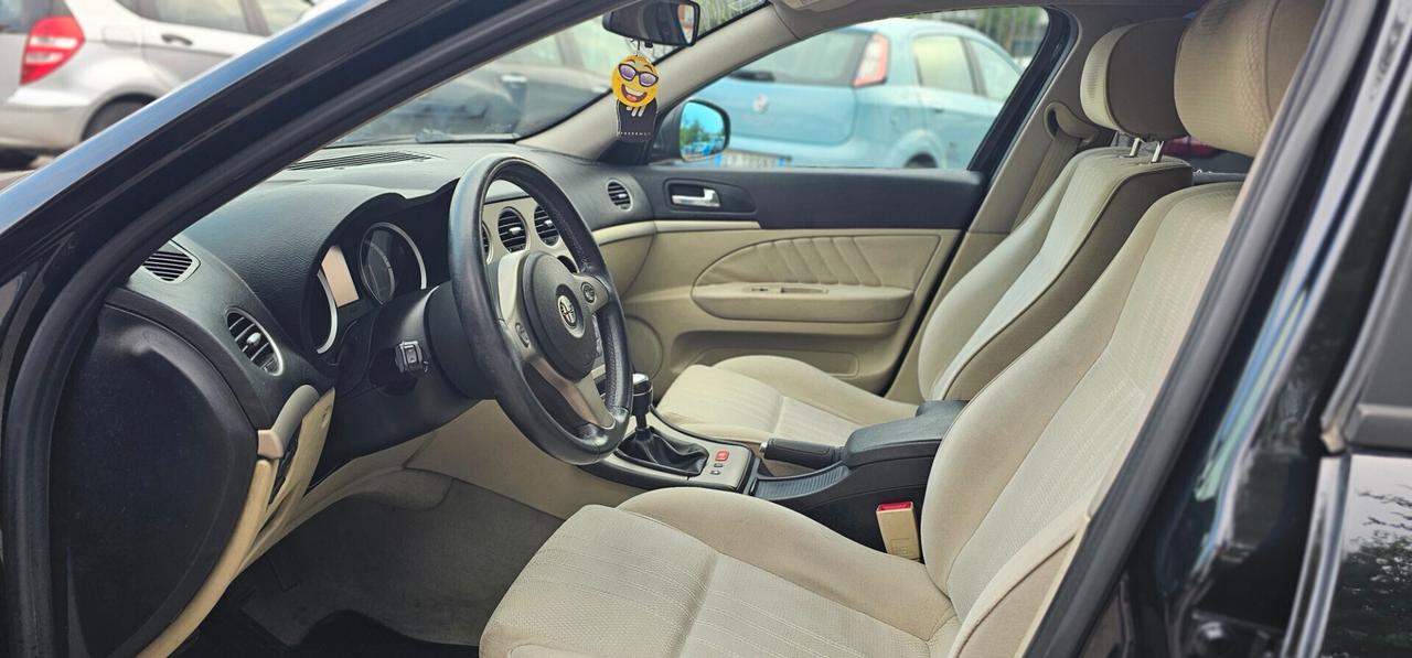 Alfa Romeo 159 1.9 JTDm Sportwagon Distinctive