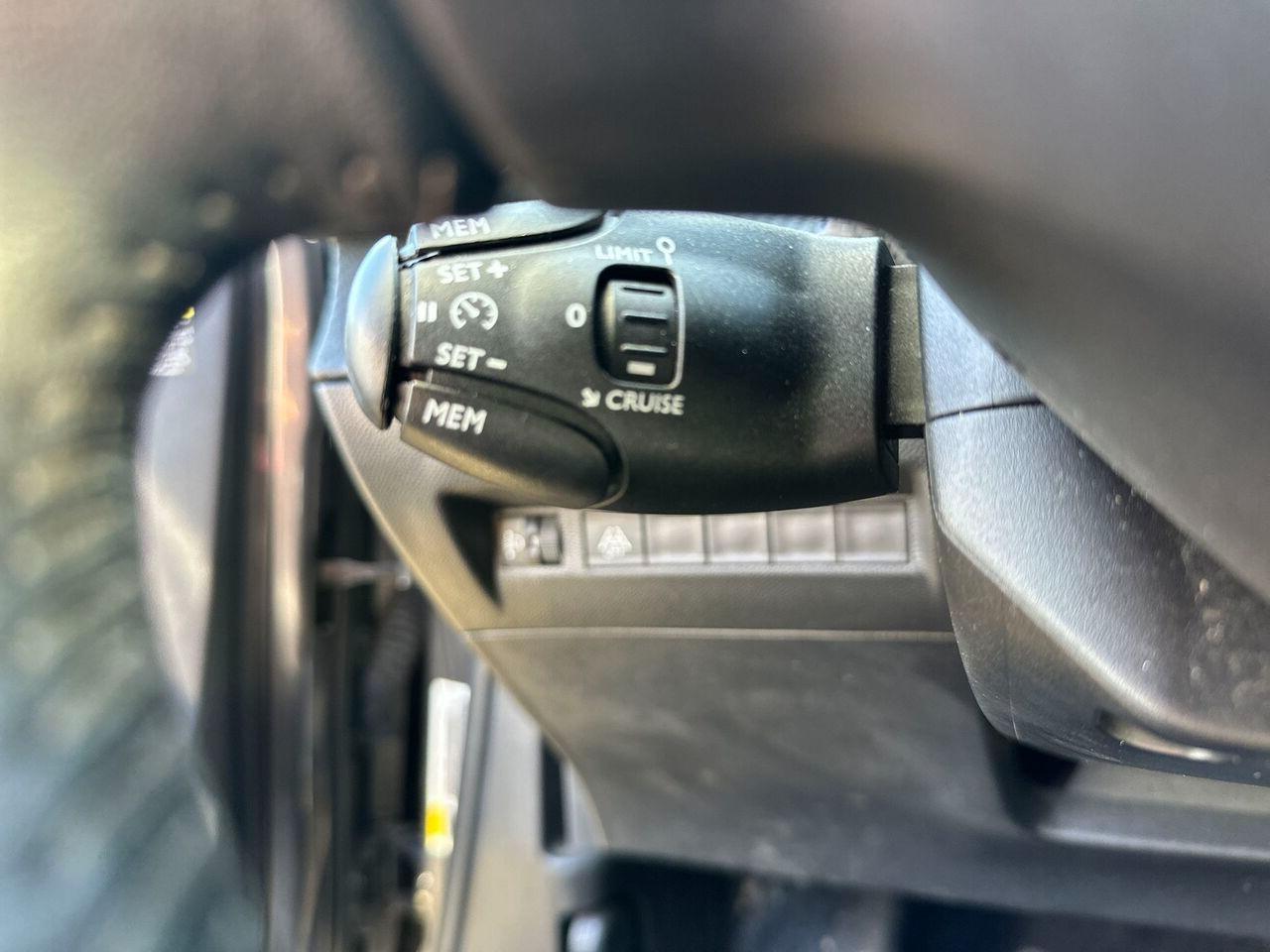 PEUGEOT 2008 II 2023 - 2008 1.2 puretech Allure s&s 130cv eat8