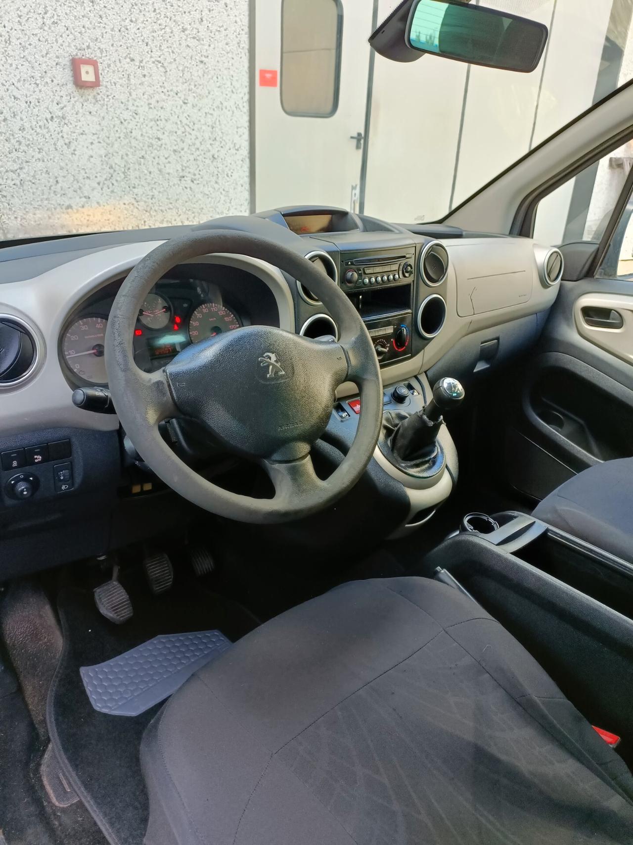 Peugeot Partner Tepee BlueHDi 100 Outdoor