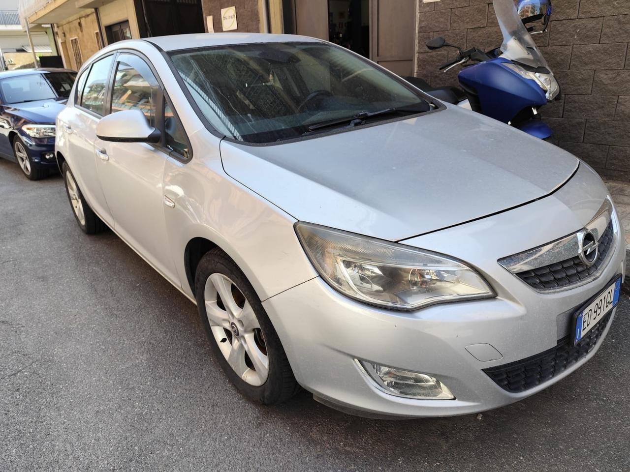 Opel Astra versione cosmo