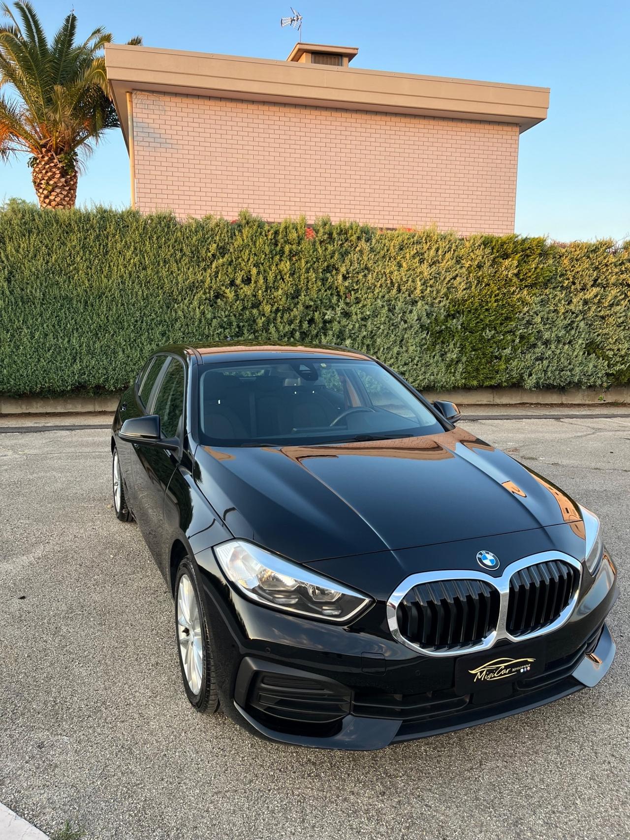 Bmw 118 118d 5p. Advantage
