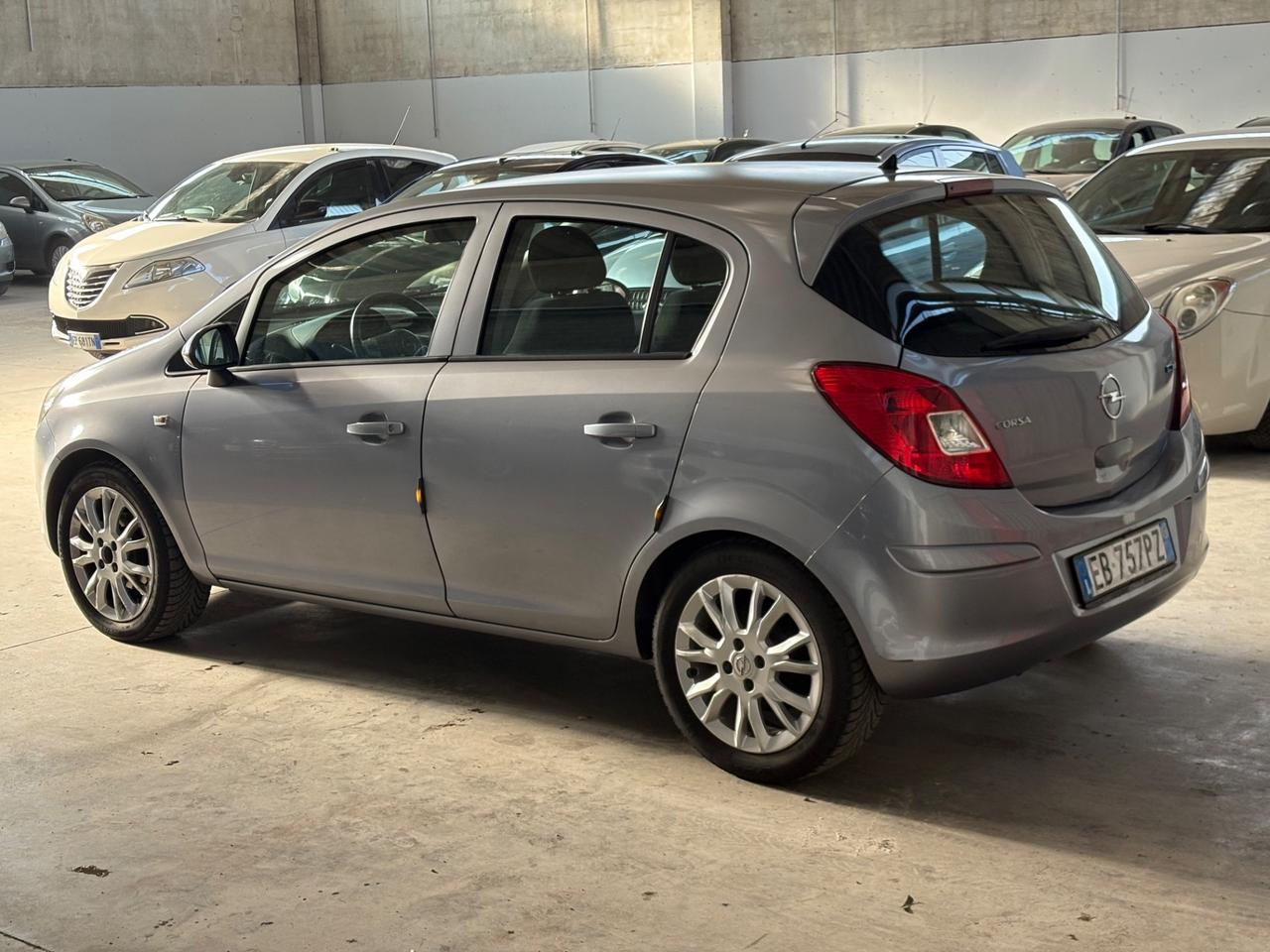 Opel Corsa 1.2 80CV 5 porte GPL-TECH Edition