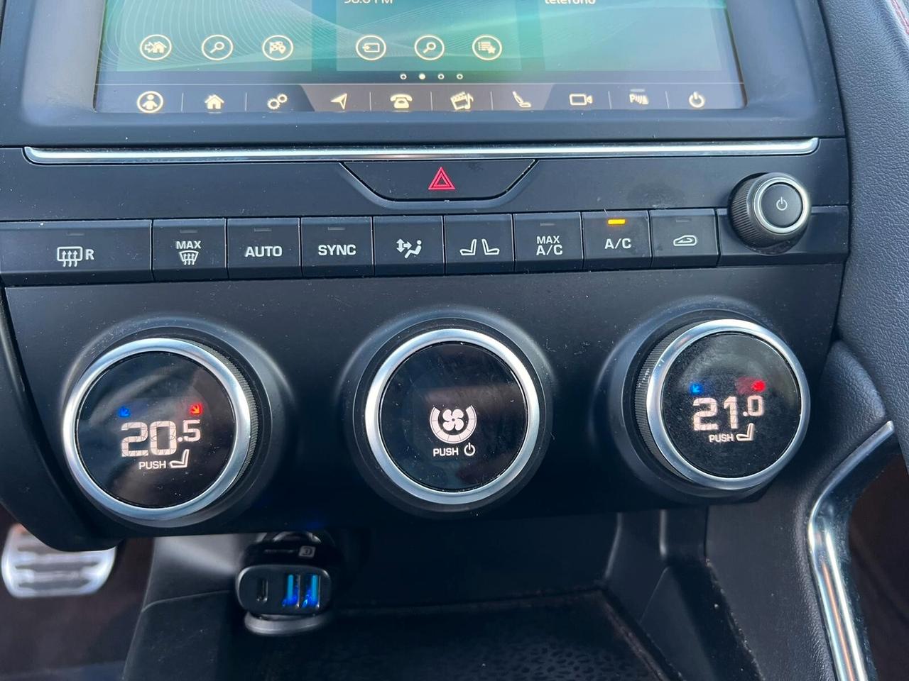 Jaguar E-Pace 2.0D 150 CV R-Dynamic