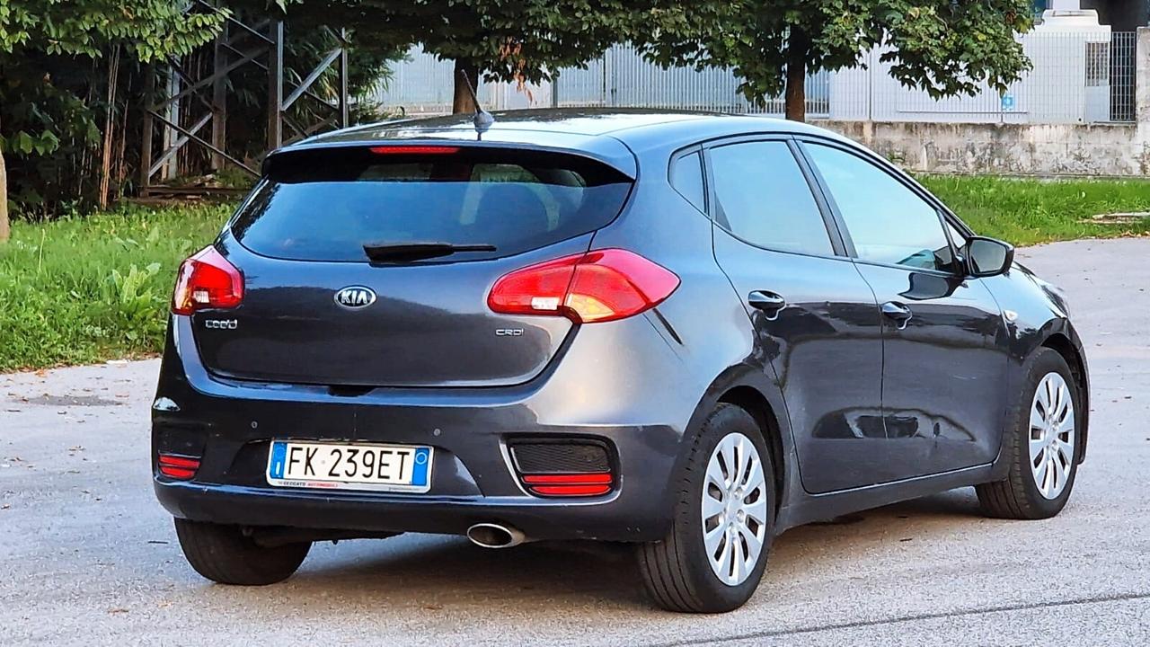 Kia Ceed cee'd 1.6 CRDi 110CV 5 porte