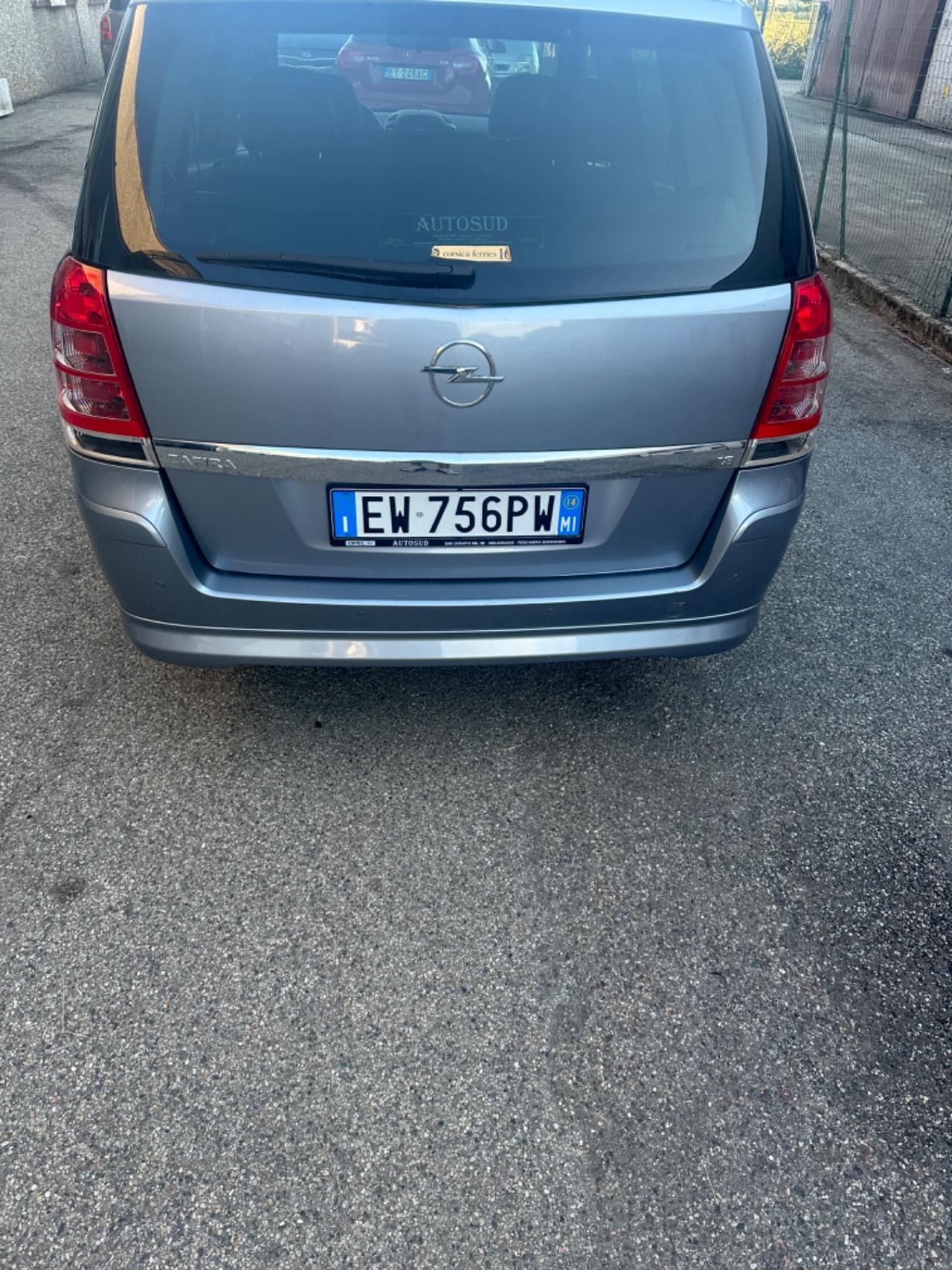 Opel Zafira 1.8 16V VVT Cosmo