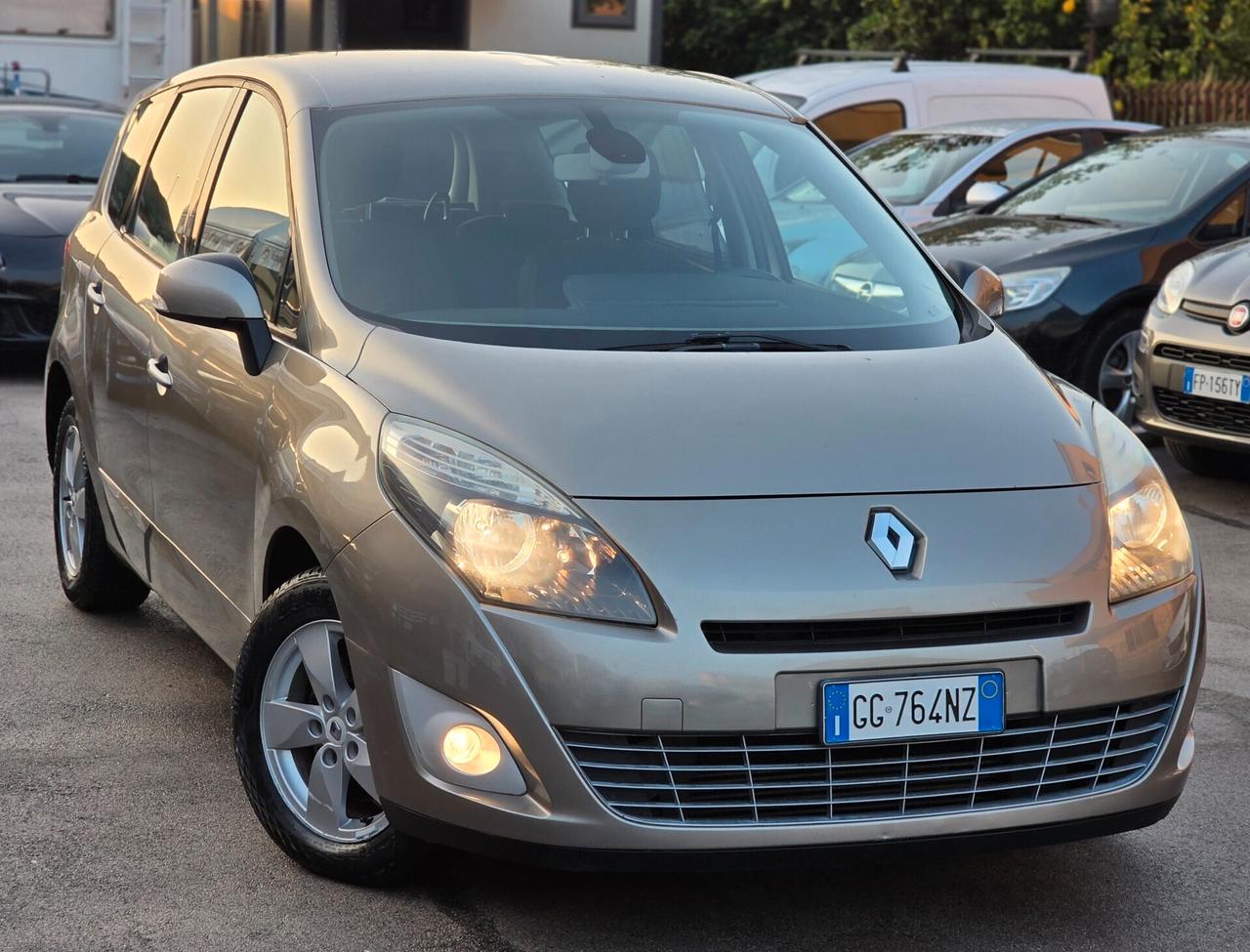 Renault Grand Scénic X-Mod 1.5 dCi 7 posti