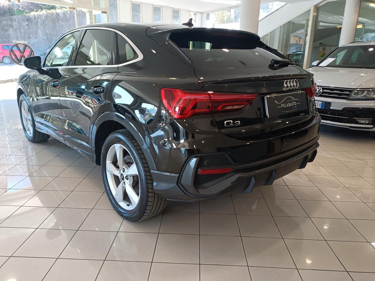 Audi Q3 SPB 45 TFSI e S tronic Business Plus