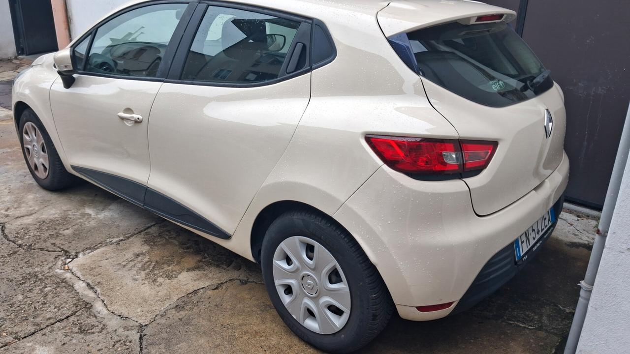Renault Clio 1.2 75 CV 5 porte Duel E6
