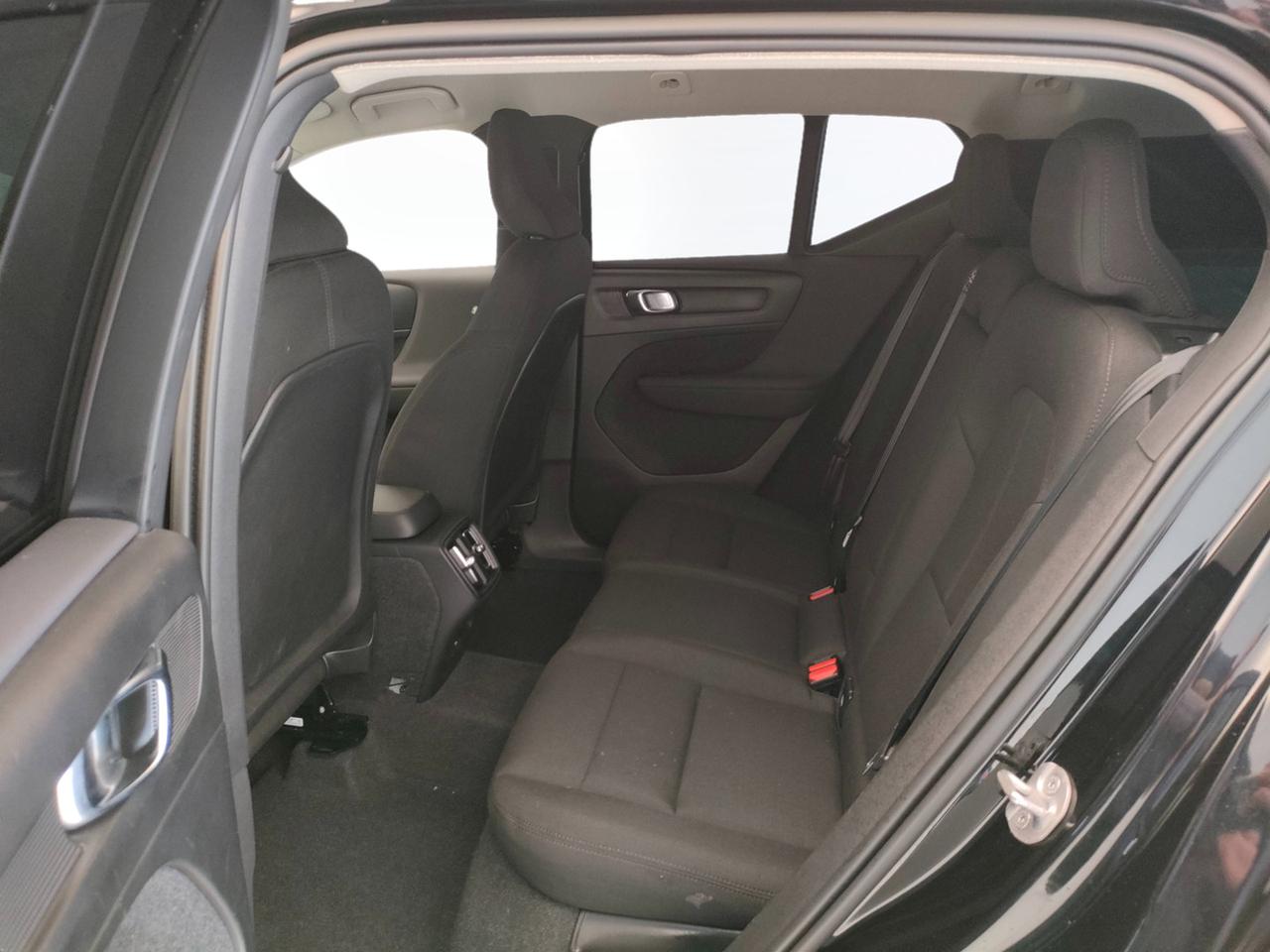 VOLVO XC40 2023 - XC40 2.0 b3 Essential auto