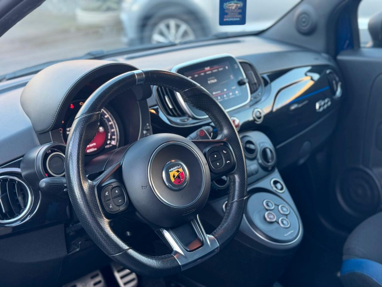 Abarth 595 1.4 Turbo T-Jet 165 CV Monster Energy Yamaha