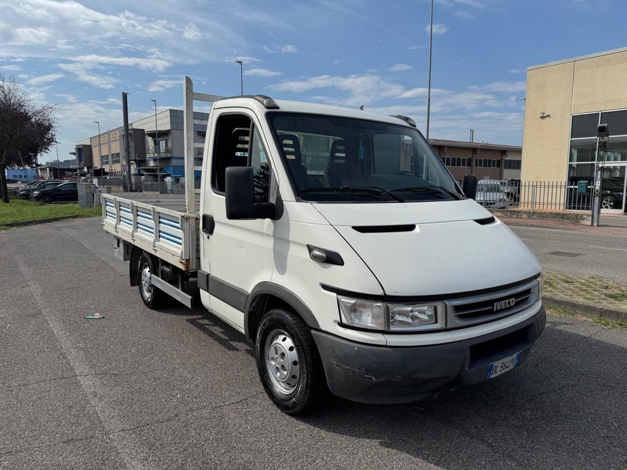Iveco Daily 2.3 Diesel. Cassone fisso