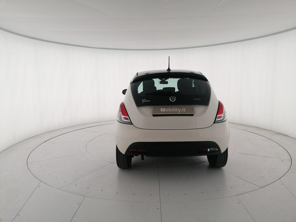 Lancia Ypsilon 1.0 FireFly Hybrid Silver