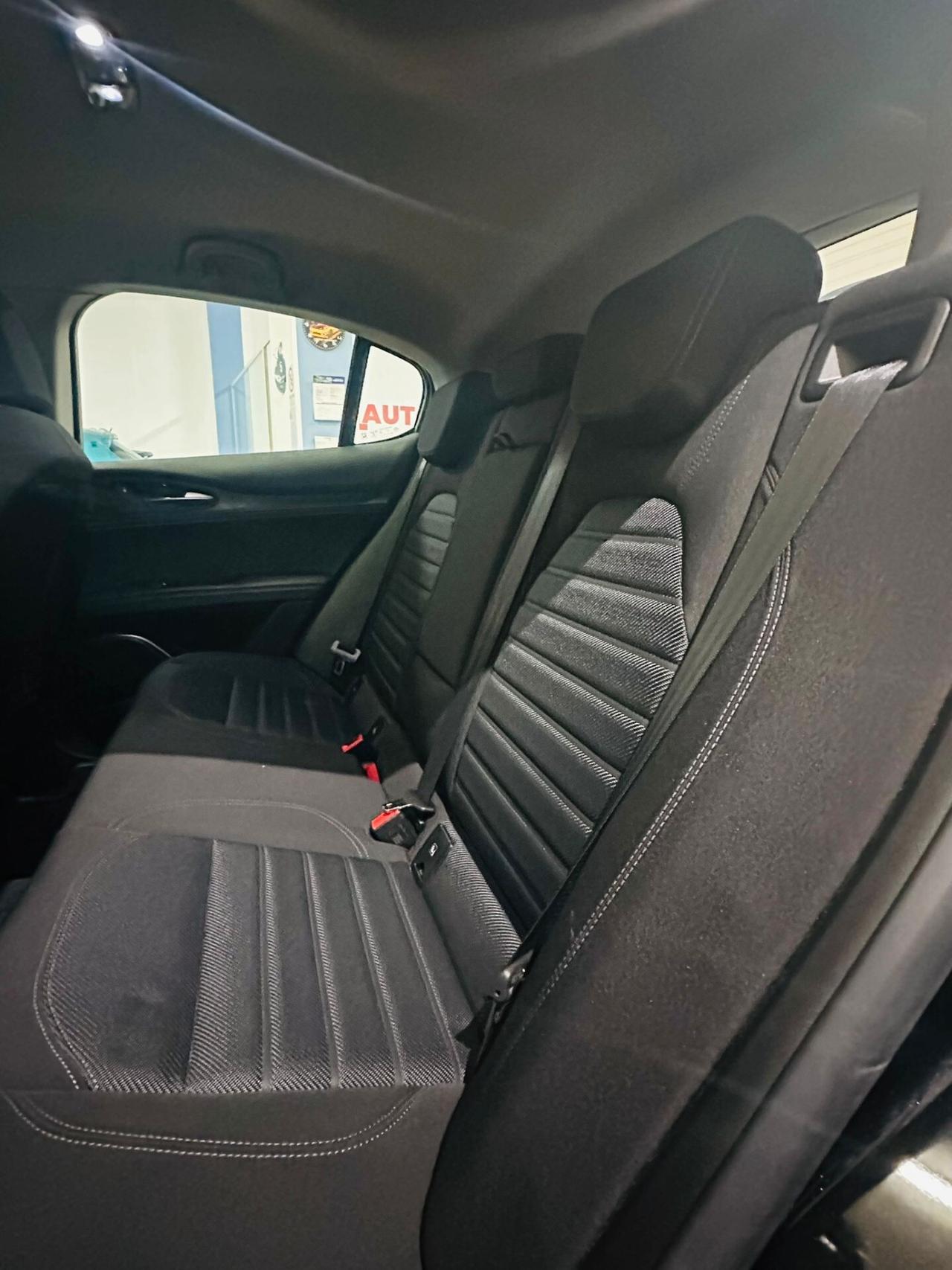 Alfa Romeo Stelvio 2.2 Turbodiesel 190 CV AT8 RWD Executive