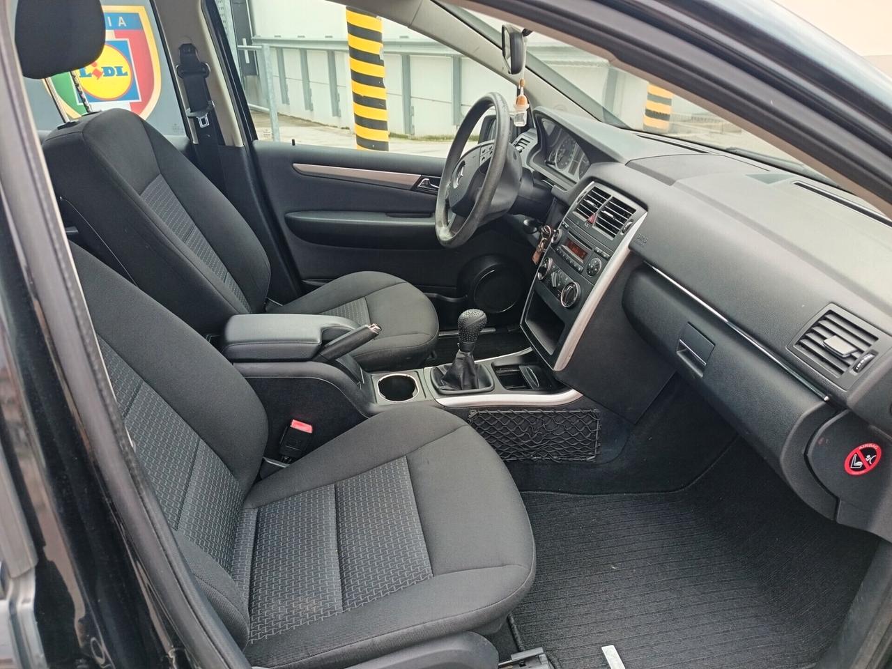 Mercedes-benz B 180 CDI anno 2011 ok neo patente